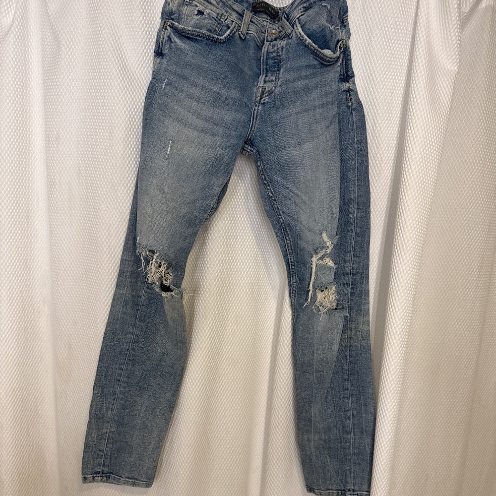 Men’s denim distressed